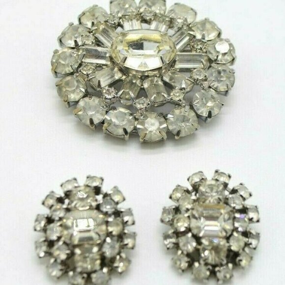 Clear Rhinestone Rhodium Silver Tone Large Flower - Picture 2 of 6